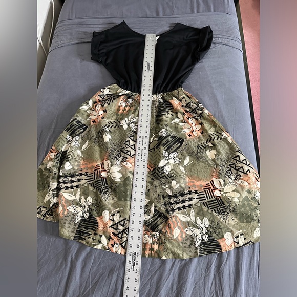 Vintage 1990s Women’s Studio 36
Black Floral Midi Dress With White Belt Size 10 - Picture 11 of 14